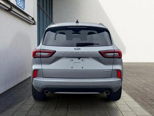 Iconic Silver Metallic 2023 Ford Escape ST-Line Elite