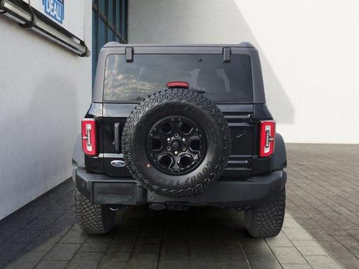 Shadow Black 2023 Ford Bronco Wildtrak