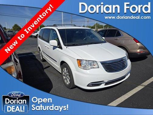2016 Chrysler Town & Country Touring