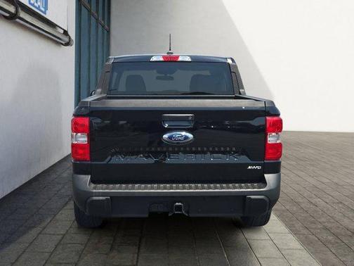 Black 2023 Ford Maverick BASE