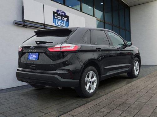 2022 Ford Edge SE