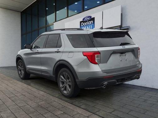 White 2023 Ford Explorer XLT