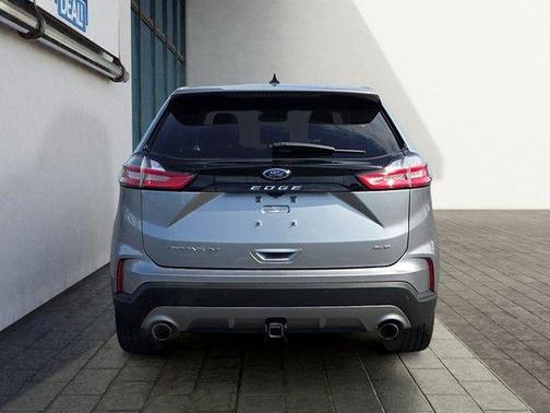 Iconic Silver Metallic 2023 Ford Edge Titanium