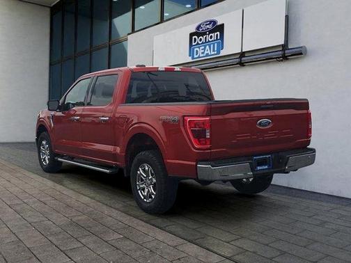 Hot Pepper Red Metallic Tinted Clearcoat 2023 Ford F-150 XLT