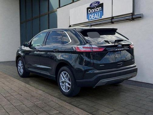 Forged Green Metallic 2024 Ford Edge SEL
