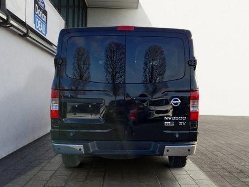 2013 Nissan NV Passenger NV3500 HD SV V6/SV V8