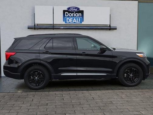 Agate Black Metallic 2022 Ford Explorer XLT