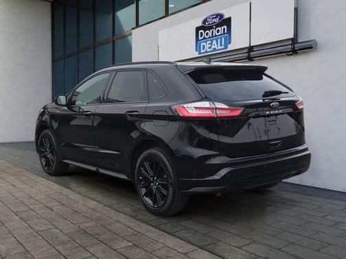 Agate Black Metallic 2023 Ford Edge SEL