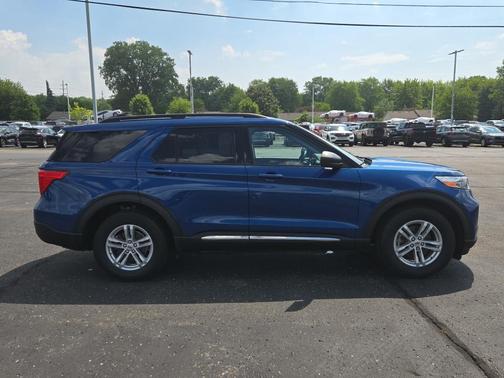 Atlas Blue Metallic 2021 Ford Explorer XLT