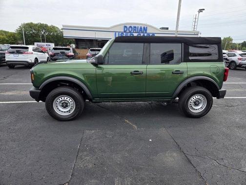 2023 Ford Bronco Base