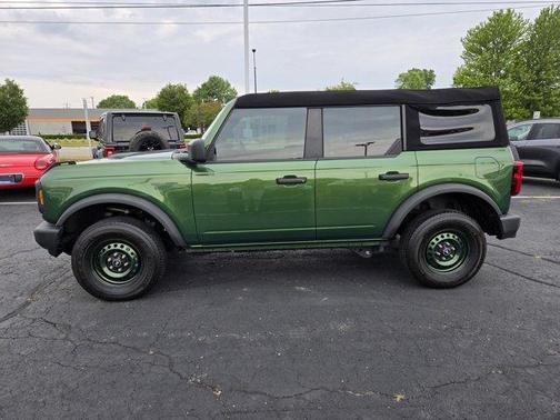 2023 Ford Bronco Base