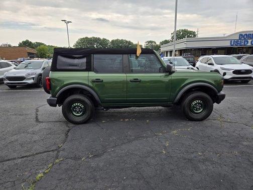 2023 Ford Bronco Base