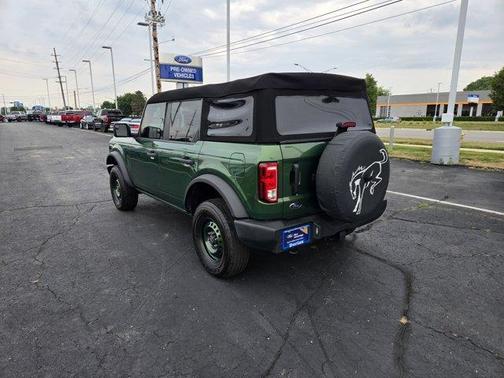 2023 Ford Bronco Base