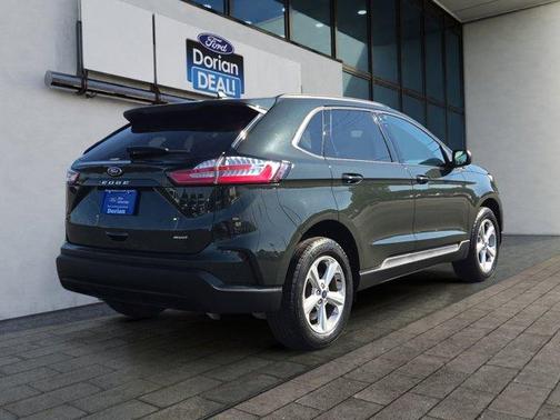 2022 Ford Edge SE
