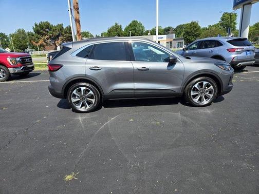 2023 Ford Escape Platinum