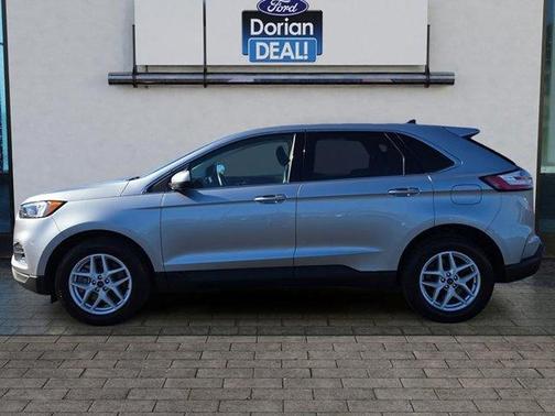 Iconic Silver Metallic 2022 Ford Edge SEL