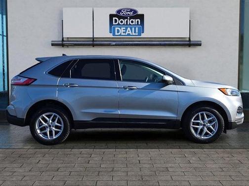 Iconic Silver Metallic 2022 Ford Edge SEL