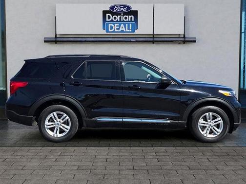 Agate Black Metallic 2023 Ford Explorer XLT