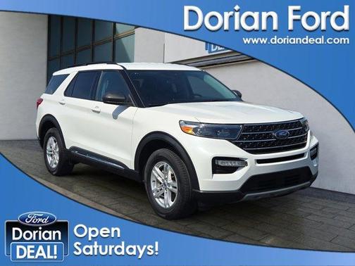 White 2023 Ford Explorer XLT