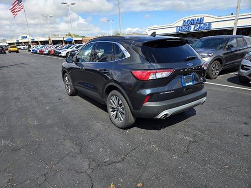 2022 Ford Escape Titanium