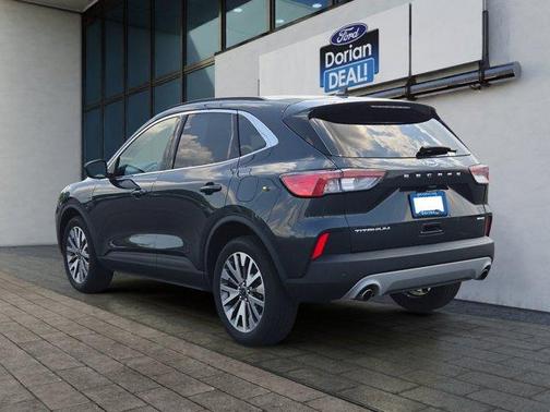 2022 Ford Escape Titanium