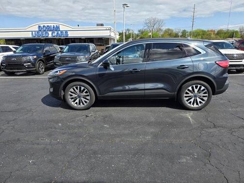 2022 Ford Escape Titanium