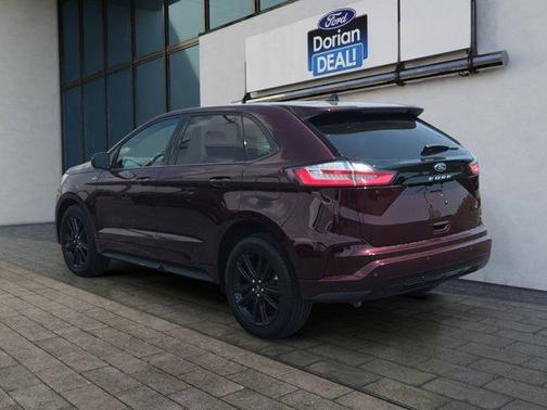 Burgundy 2023 Ford Edge SEL