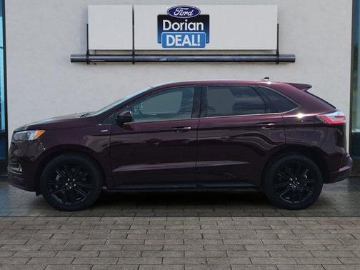 Burgundy 2023 Ford Edge SEL
