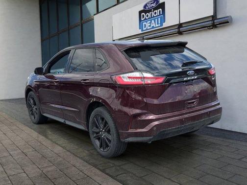 Burgundy 2023 Ford Edge SEL