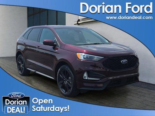Burgundy 2023 Ford Edge SEL
