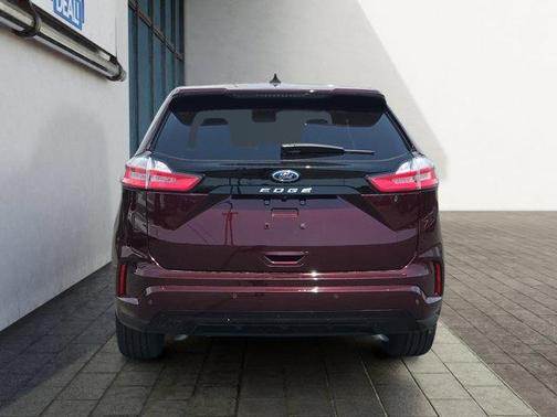 Burgundy 2023 Ford Edge SEL