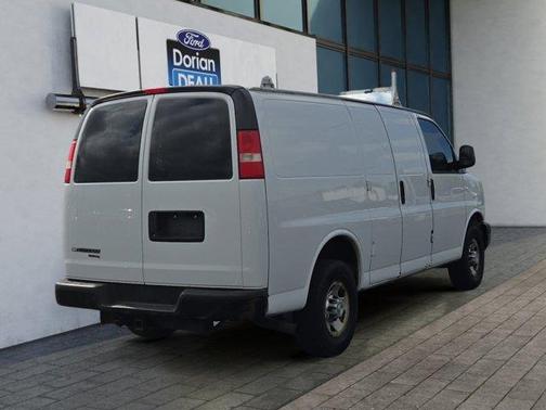 Summit White 2015 Chevrolet Express 2500 Cargo