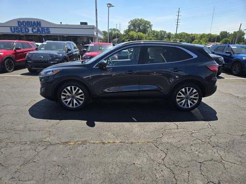 2022 Ford Escape Titanium