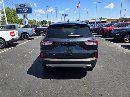 2022 Ford Escape Titanium