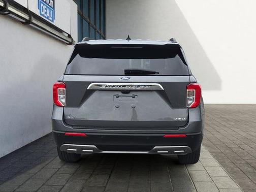 Black 2023 Ford Explorer XLT