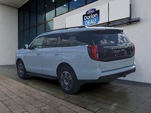 White 2025 Ford Expedition Active