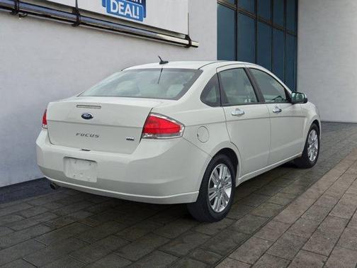 White Suede 2011 Ford Focus SEL