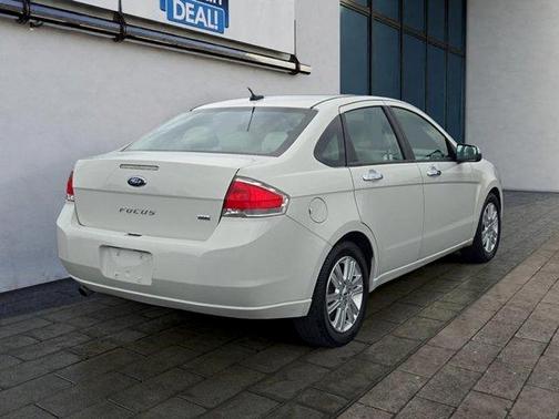 White Suede 2011 Ford Focus SEL