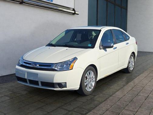 White 2011 Ford Focus SEL