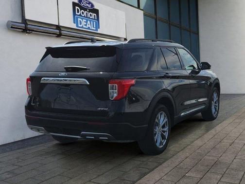 Black 2023 Ford Explorer XLT