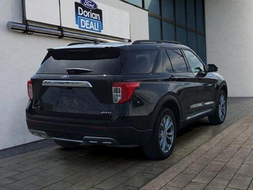 Agate Black Metallic 2023 Ford Explorer XLT