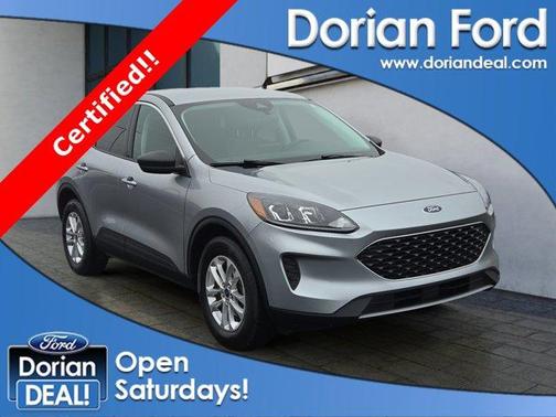 Iconic Silver Metallic 2022 Ford Escape SE