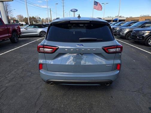2023 Ford Escape ST-Line Elite