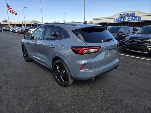 2023 Ford Escape ST-Line Elite