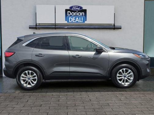 Carbonized Gray Metallic 2022 Ford Escape SE