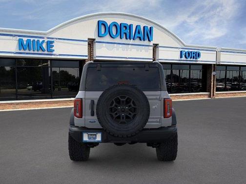 Avalanche Gray 2026 Ford Bronco Badlands