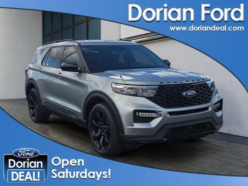 White 2023 Ford Explorer ST-Line