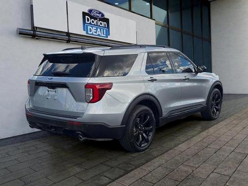 Iconic Silver Metallic 2023 Ford Explorer ST-Line