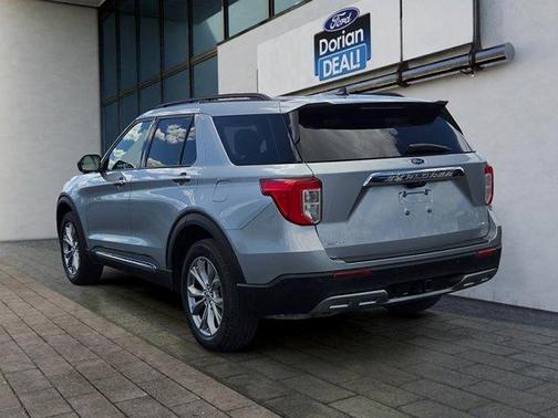 Iconic Silver Metallic 2023 Ford Explorer XLT