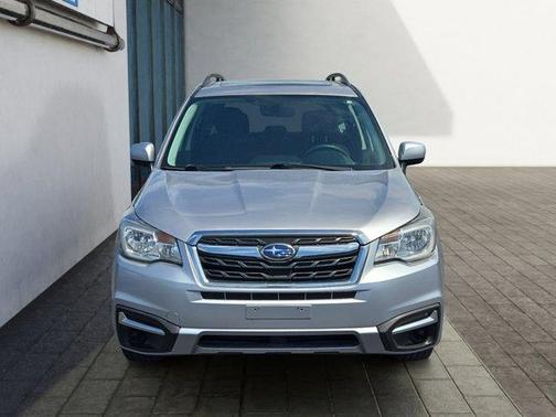 Ice Silver Metallic 2018 Subaru Forester 2.5i Premium